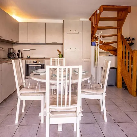 A 200m De La Confortable Pavillon Pour 6 Personnes Ferienhaus